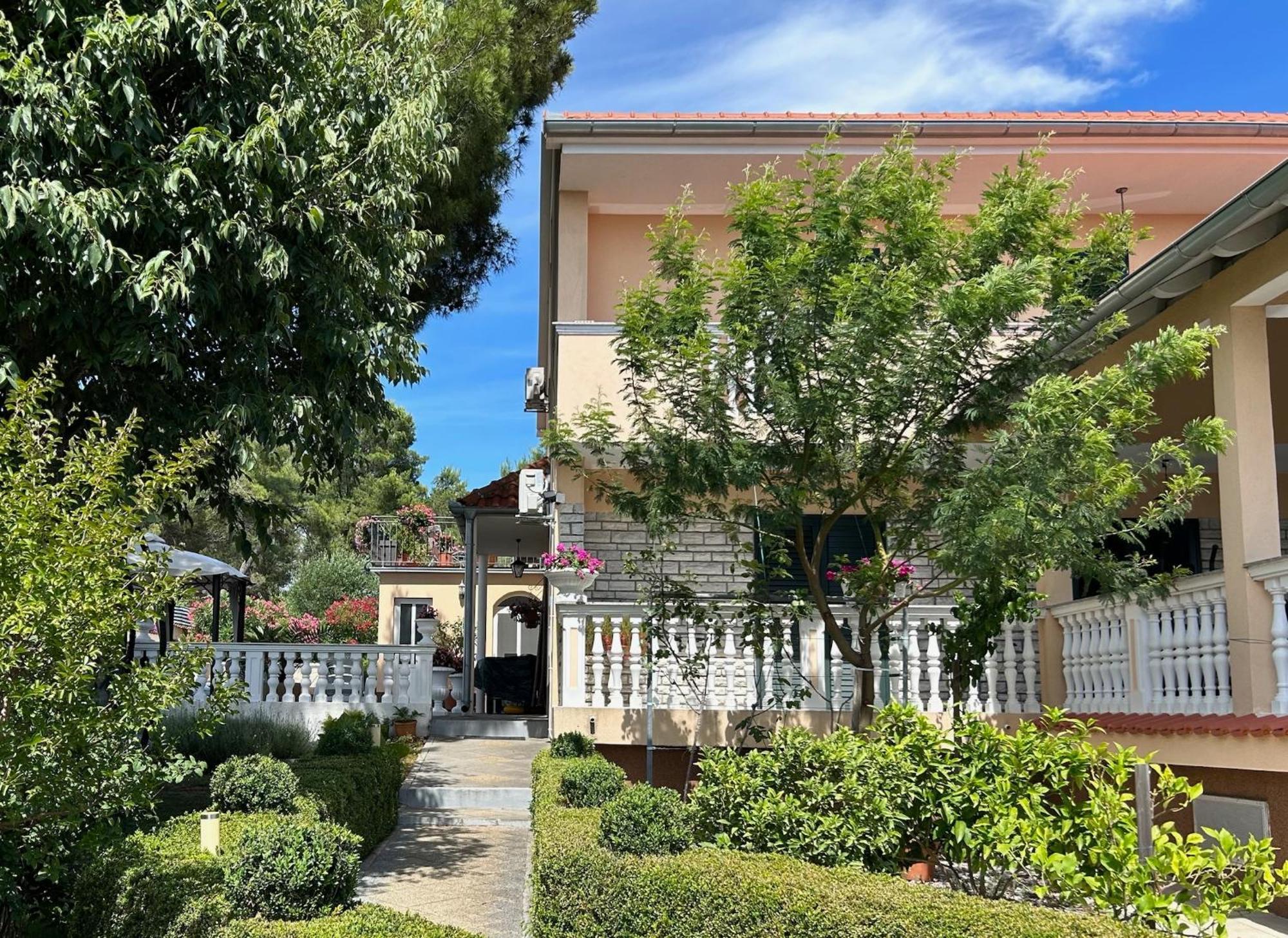 Holiday Home Villa Romantica Sveti Filip i Jakov Luaran gambar