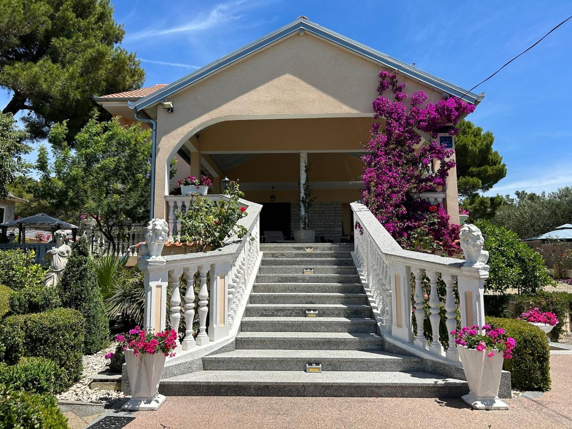 Holiday Home Villa Romantica Sveti Filip i Jakov Luaran gambar