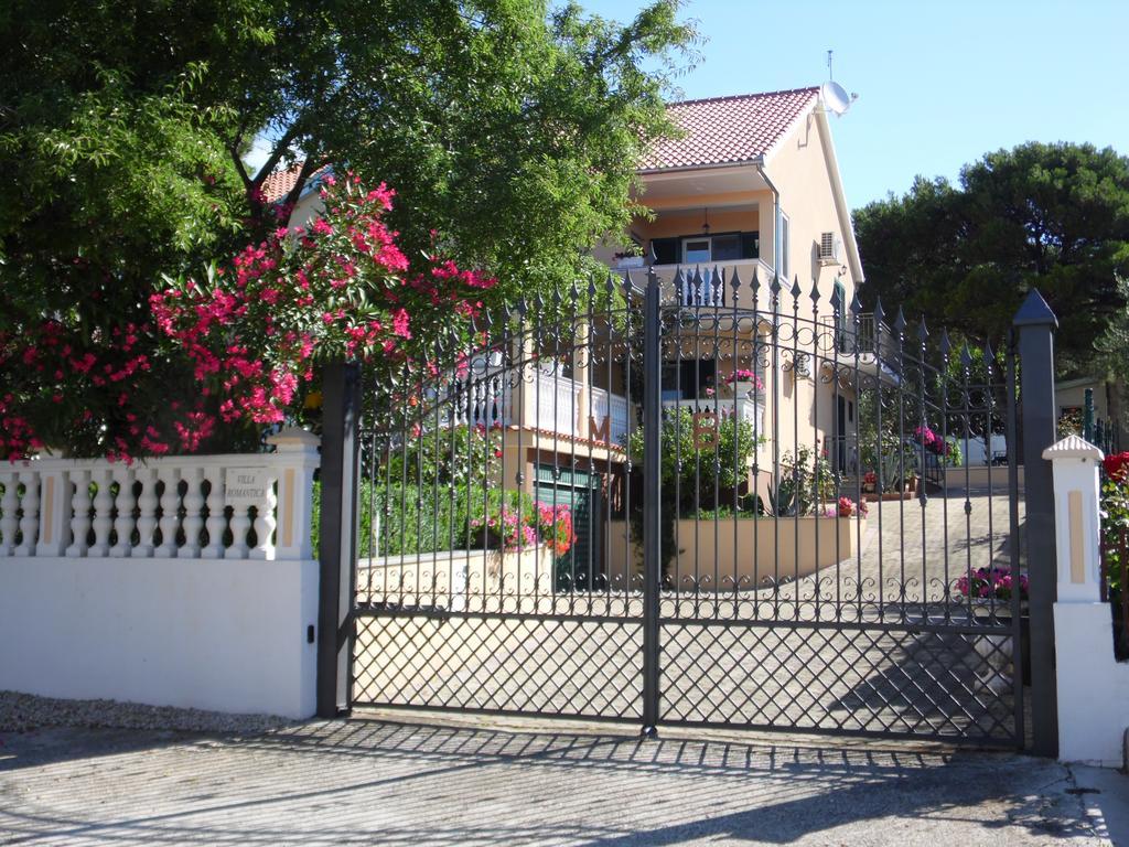 Holiday Home Villa Romantica Sveti Filip i Jakov Luaran gambar