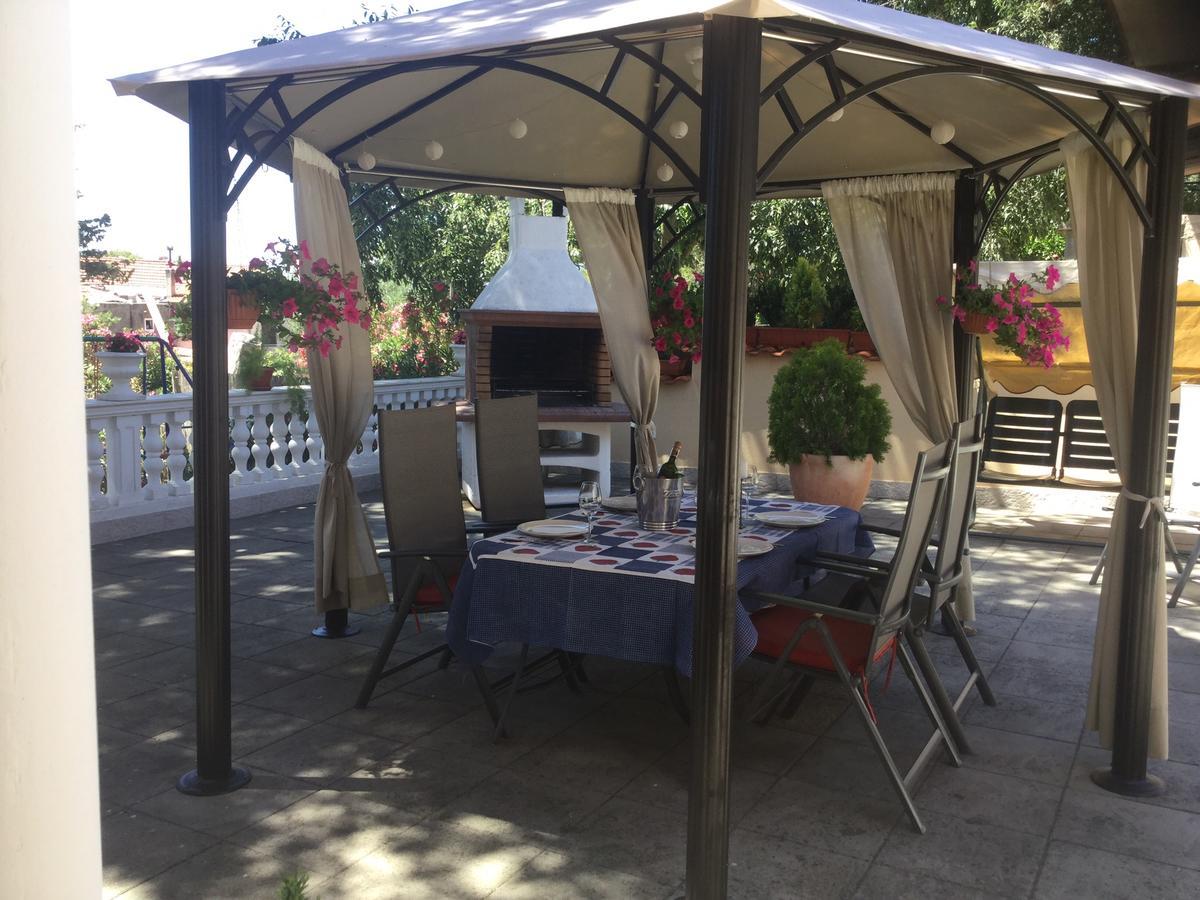 Holiday Home Villa Romantica Sveti Filip i Jakov Luaran gambar